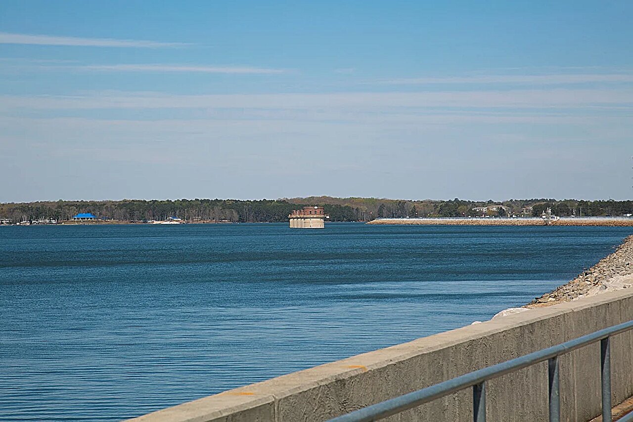 Le garçon décède de l'amibe mangeuse du cerveau après avoir nagé dans le lac de Caroline du Sud