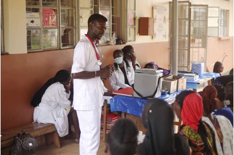 Le nouveau médicament contre le paludisme pour les bébés offre de l'espoir aux agents de santé en Ouganda