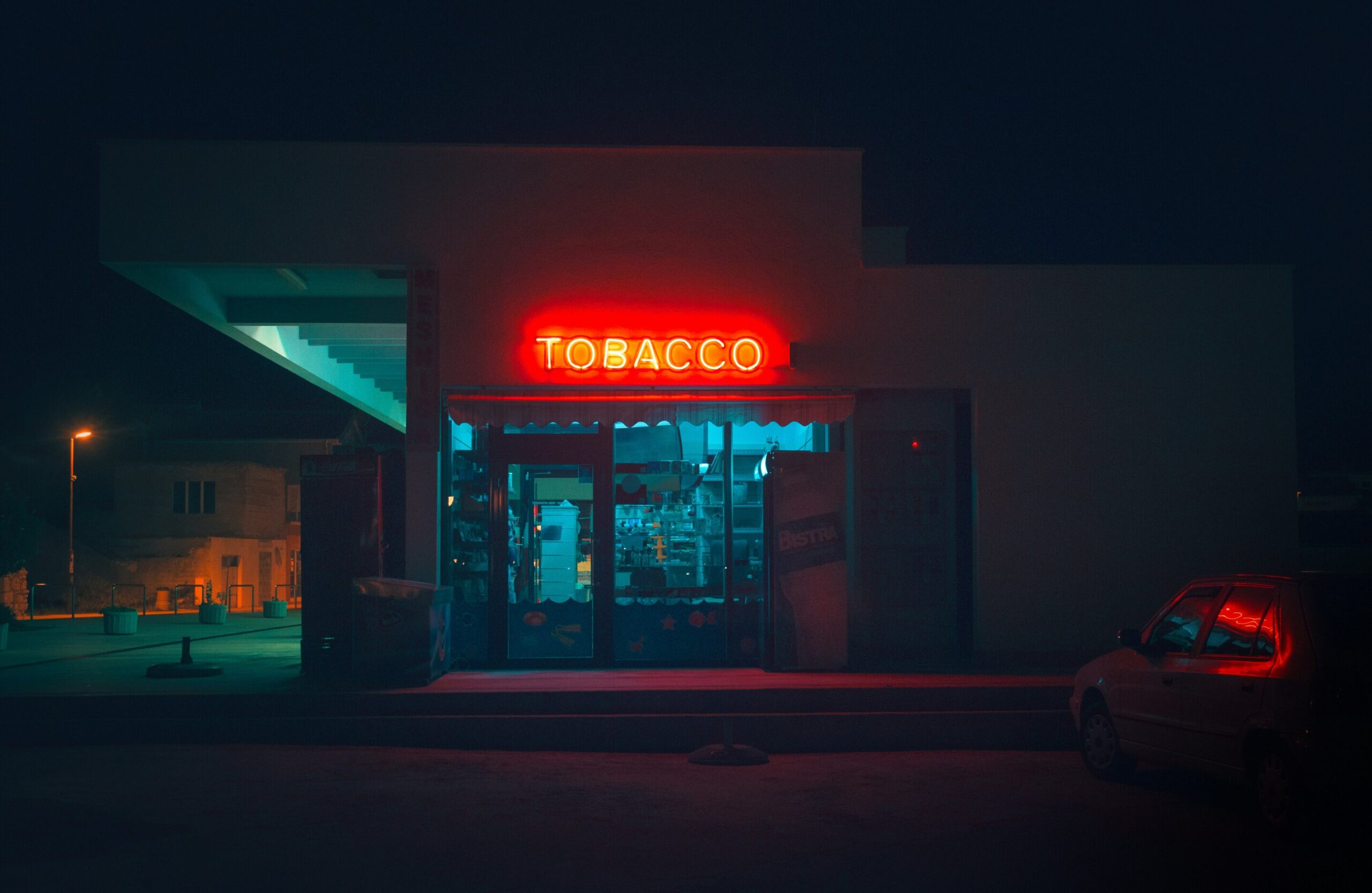 Comment l’exposition au détail du tabac affecte le comportement du fumeur