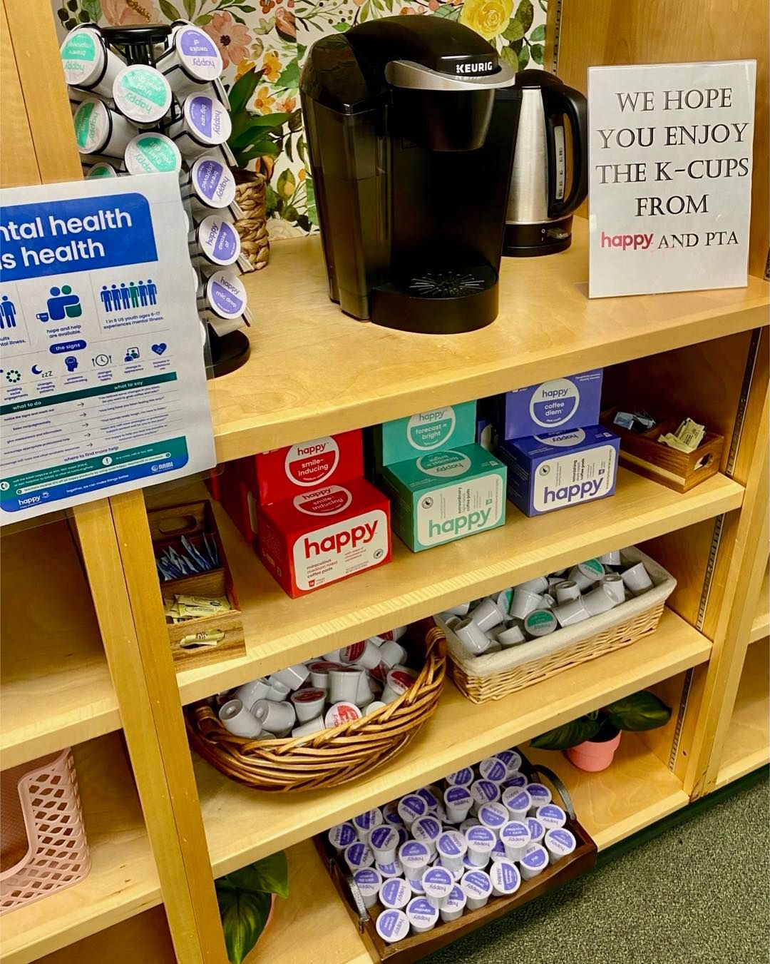 Remplissez leurs tasses, et les vôtres aussi