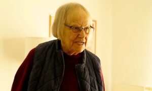 Avec le niveau de soins 3, Elfriede (84 ans) paie 3 400 euros par mois