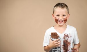 Cela signifie que chaque tache disparaît réellement des vêtements des enfants.