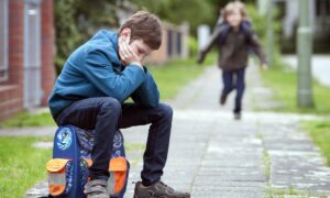 Pression croissante : comment les parents peuvent reconnaître la surcharge