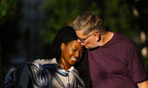 Sharythé (31 ans) a 35 ans de moins que son mari