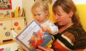 Une éducatrice admet à quel point elle pense différemment aux parents aujourd&rsquo;hui