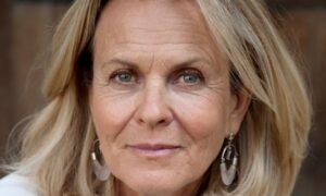 "Le trou dans lequel tu tombes est profond et noir"