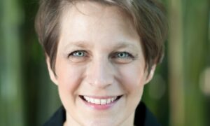 Barbara perd son mari et ses enfants et reste "Fan de la vie"