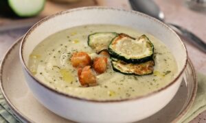 Comment faire une soupe crémeuse aux courgettes
