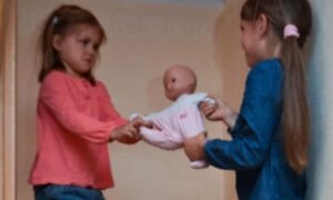 Conflits entre frères et sœurs : 3 stratégies qui apportent du calme au quotidien en famille