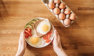 Évitez la sensation de faim avec un petit-déjeuner riche en protéines