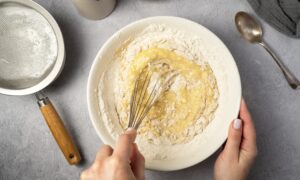 Les gâteaux prêts à l’emploi de l’emballage ont le même goût qu&rsquo;ils viennent de la boulangerie