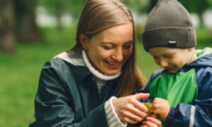 Les enfants sont plus utiles lorsqu&rsquo;ils reçoivent des instructions claires