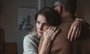 Une forme particulière de démence survient dès 45 ans