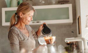 Le café avant le déjeuner peut prolonger la vie