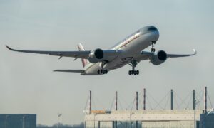 Un directeur d&rsquo;école peut-il prendre l&rsquo;avion en vacances avant le début des vacances ?
