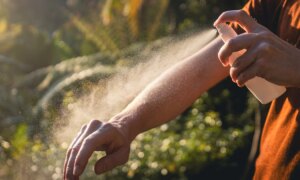 Vous pouvez fabriquer votre propre spray anti-moustique avec seulement trois ingrédients