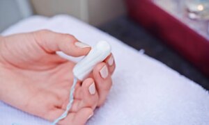 J&rsquo;ai oublié un tampon : symptômes et quand consulter un médecin