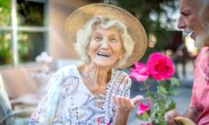 Les contacts sont importants : cinq habitudes vous permettront de rester en forme en vieillissant