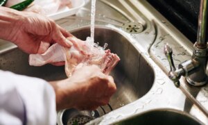 C&rsquo;est pourquoi il ne faut pas laver la viande avant de la faire frire