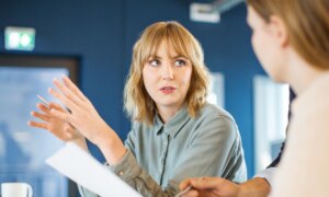 L&rsquo;astuce de la table facilite les négociations difficiles