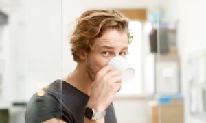 Si vous buvez cinq tasses de café filtre par jour, vous avez moins de graisse