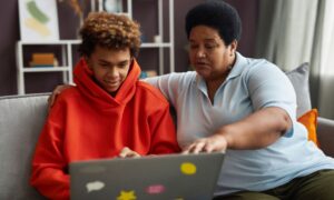 10 conseils pour aider les adolescents à trouver des bourses pour payer leurs études universitaires