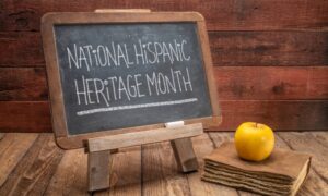 8 façons dont les familles peuvent célébrer ensemble le Mois du patrimoine hispanique