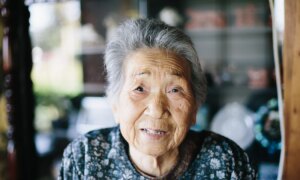 Le Japon compte pour la première fois plus de 100 000 centenaires