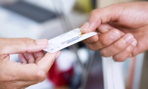Changer d&rsquo;assurance maladie privée : n&rsquo;agissez pas dans la précipitation à cause de la frontière
