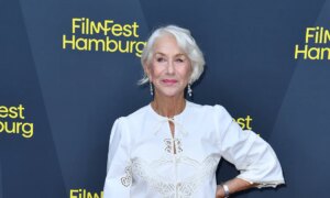Helen Mirren (81 ans) reste en forme grâce aux entraînements de l&rsquo;Air Force