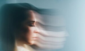 La démence se révèle également à travers le langage, la planification et le comportement