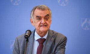 Le ministre de l&rsquo;Intérieur de NRW, Reul (74 ans), se casse la hanche