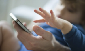 Mark (42 ans) réduit le temps de téléphone portable de 6 heures à 90 minutes